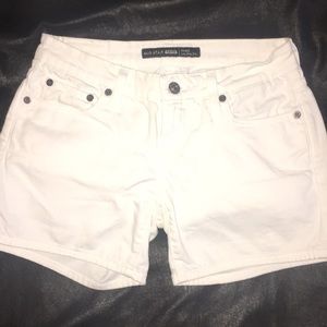 Big Star white jean shorts